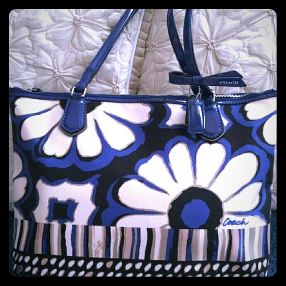 COACH bag in PRISTINE CONDITION - Picture 1 of 1